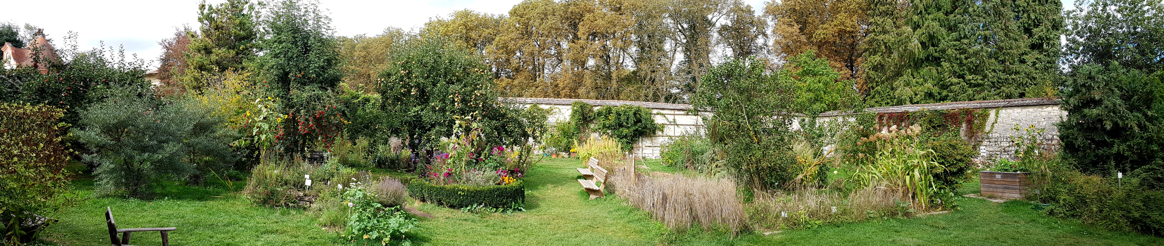 Panorama des Kräutergarten im Kloster von Inzigkofen Panorama des Kräutergarten im Kloster von Inzigkofen